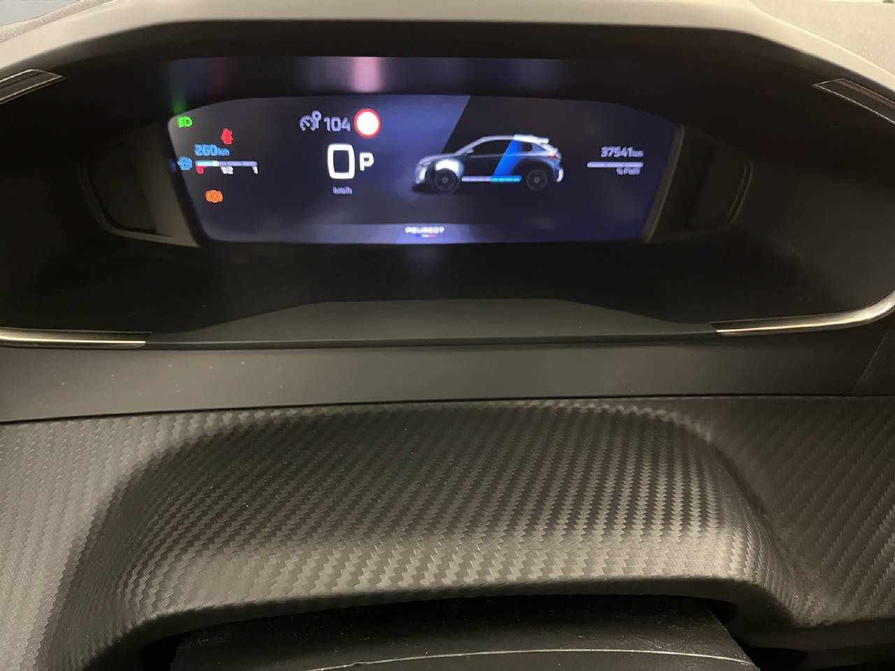 PEUGEOT 208 1.2 Hybrid Allure-image-9