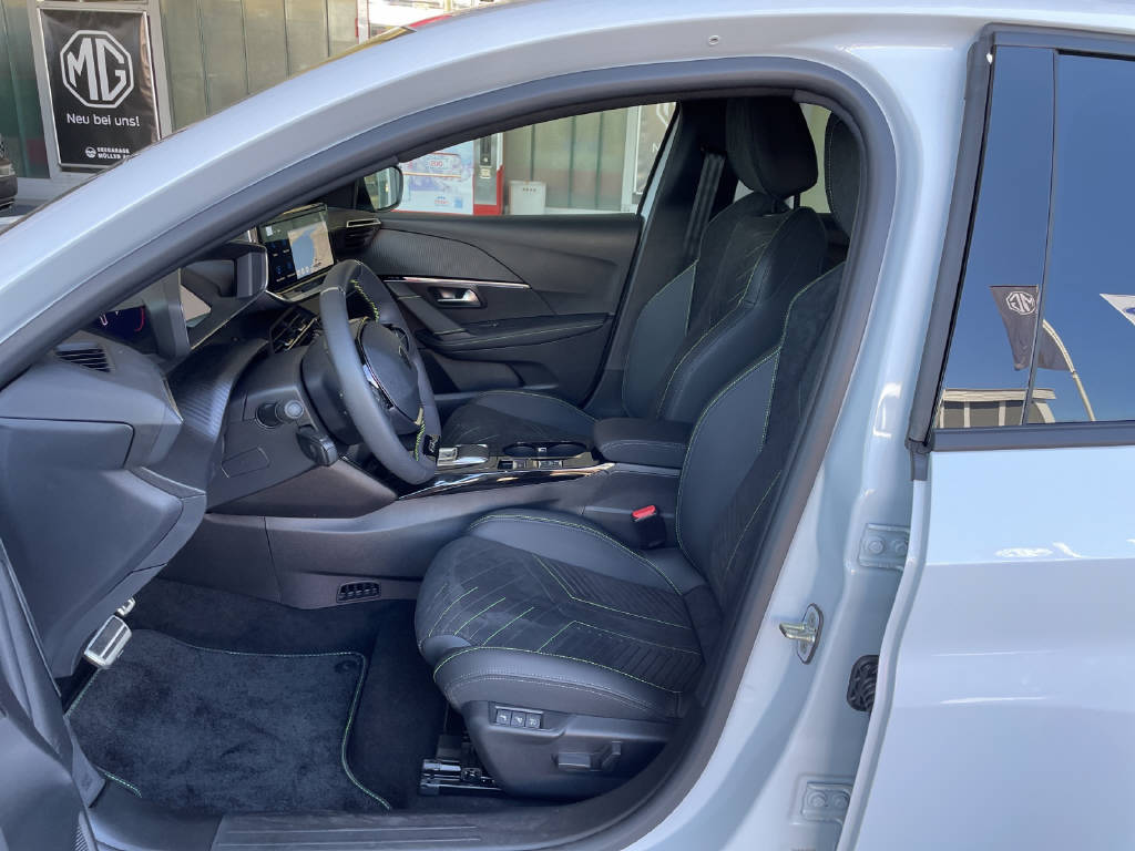 PEUGEOT 208 1.2 Hybrid 145 GT-image-4