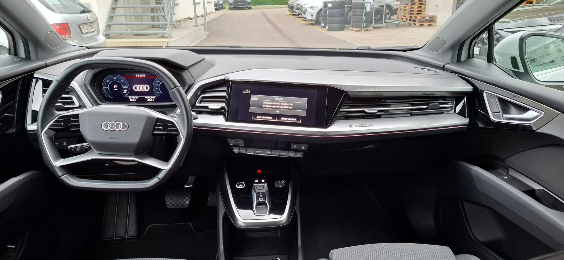 AUDI Q4 e-tron 45 quattro-image-10