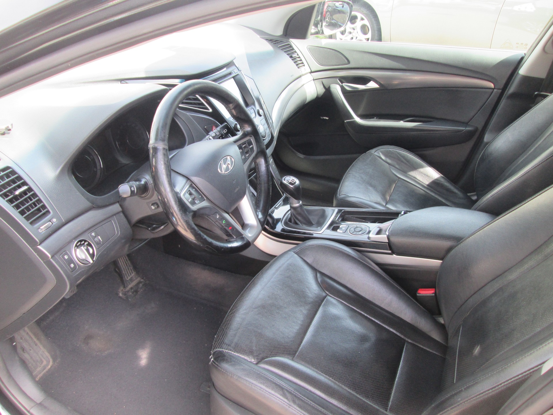 HYUNDAI i40 Wagon 1.7 CRDI Premium-image-7
