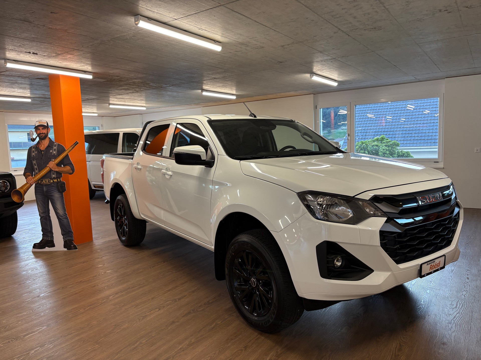 ISUZU D-MAX 1.9 CrewCab N60BB+ 4x4-image-0