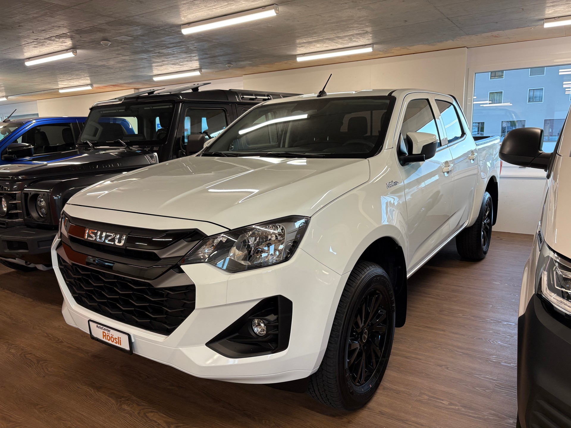 ISUZU D-MAX 1.9 CrewCab N60BB+ 4x4-image-2