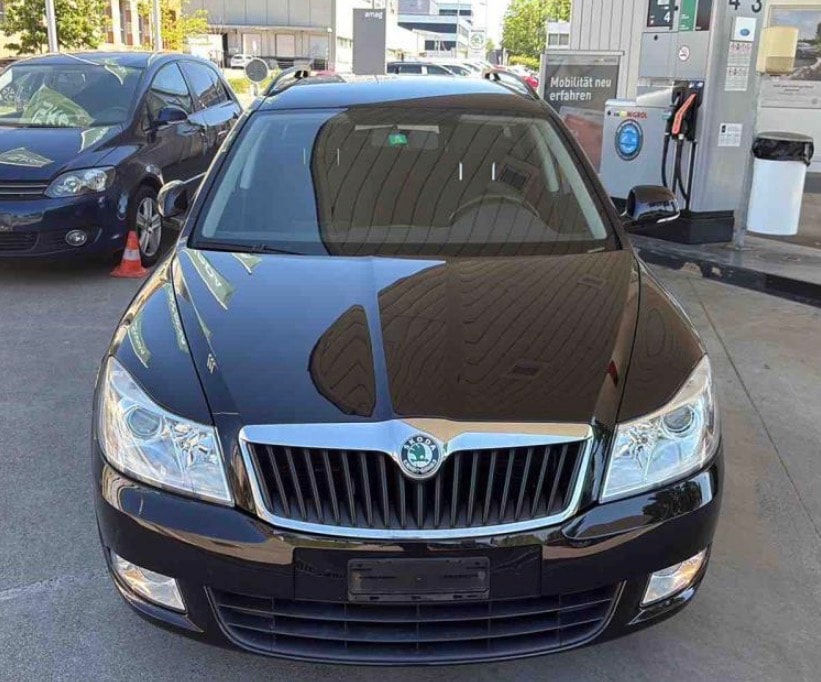SKODA Octavia Combi 1.2 TSI Ambition-image-1