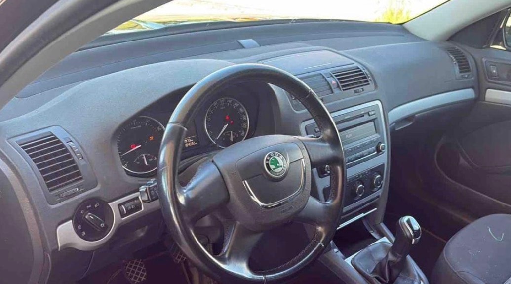 SKODA Octavia Combi 1.2 TSI Ambition-image-5