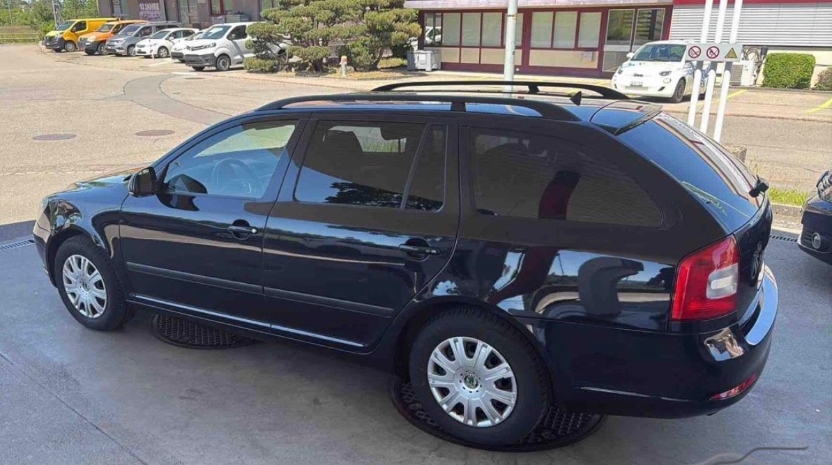 SKODA Octavia Combi 1.2 TSI Ambition-image-3