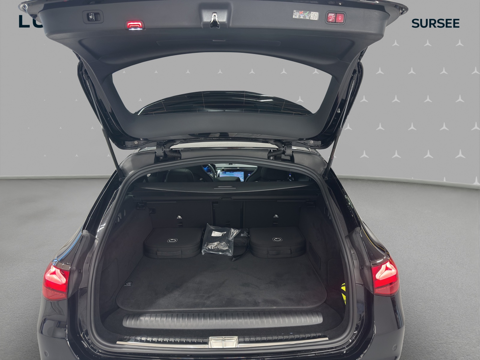 MERCEDES-BENZ E 53 Hybrid T 4Matic+ 9G-Tronic-image-14