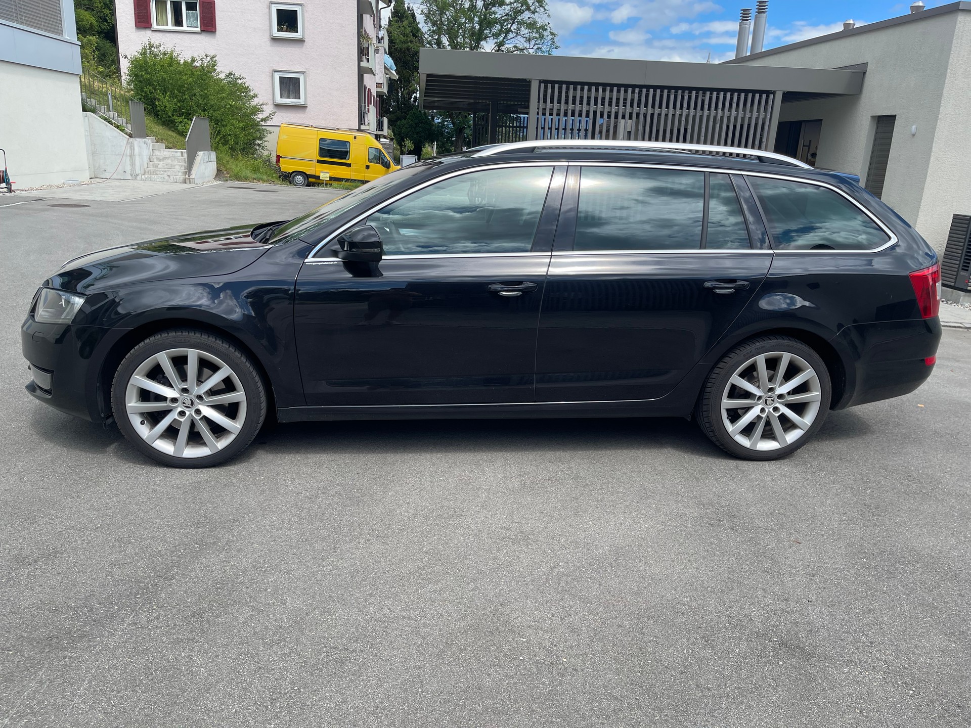 SKODA 1.8 TSI Elegance 4x4 DSG-image-1