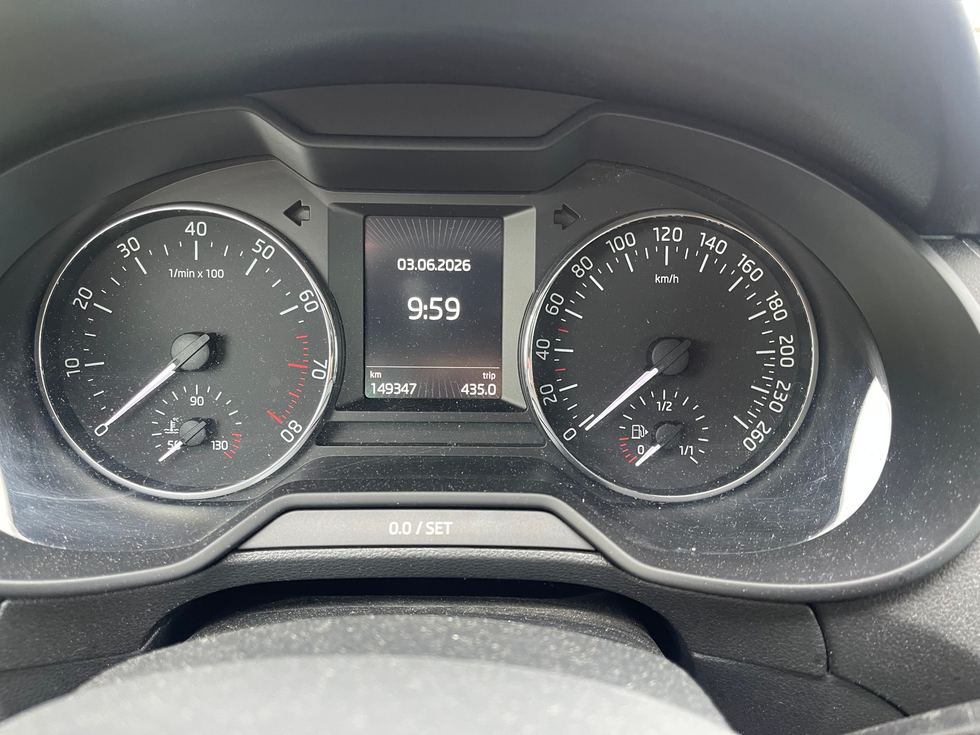 SKODA 1.8 TSI Elegance 4x4 DSG-image-4