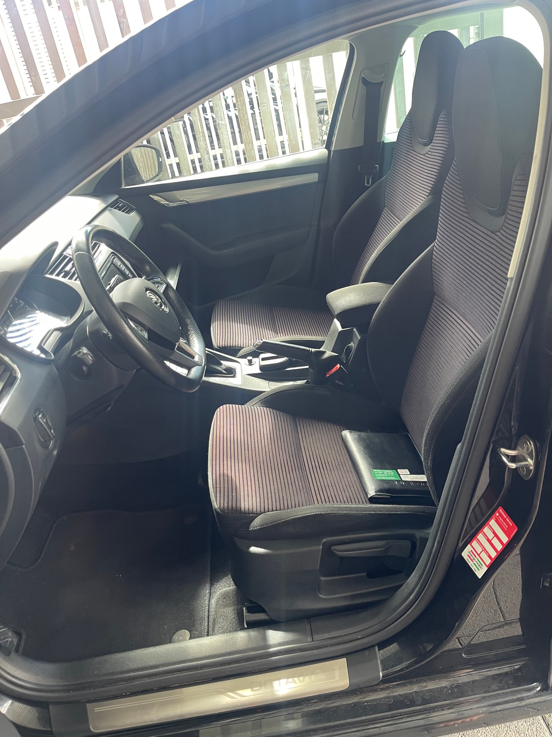 SKODA 1.8 TSI Elegance 4x4 DSG-image-5