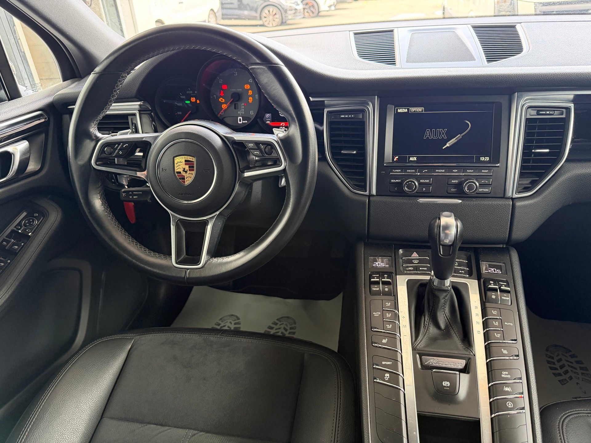 PORSCHE Macan S Diesel PDK-image-4