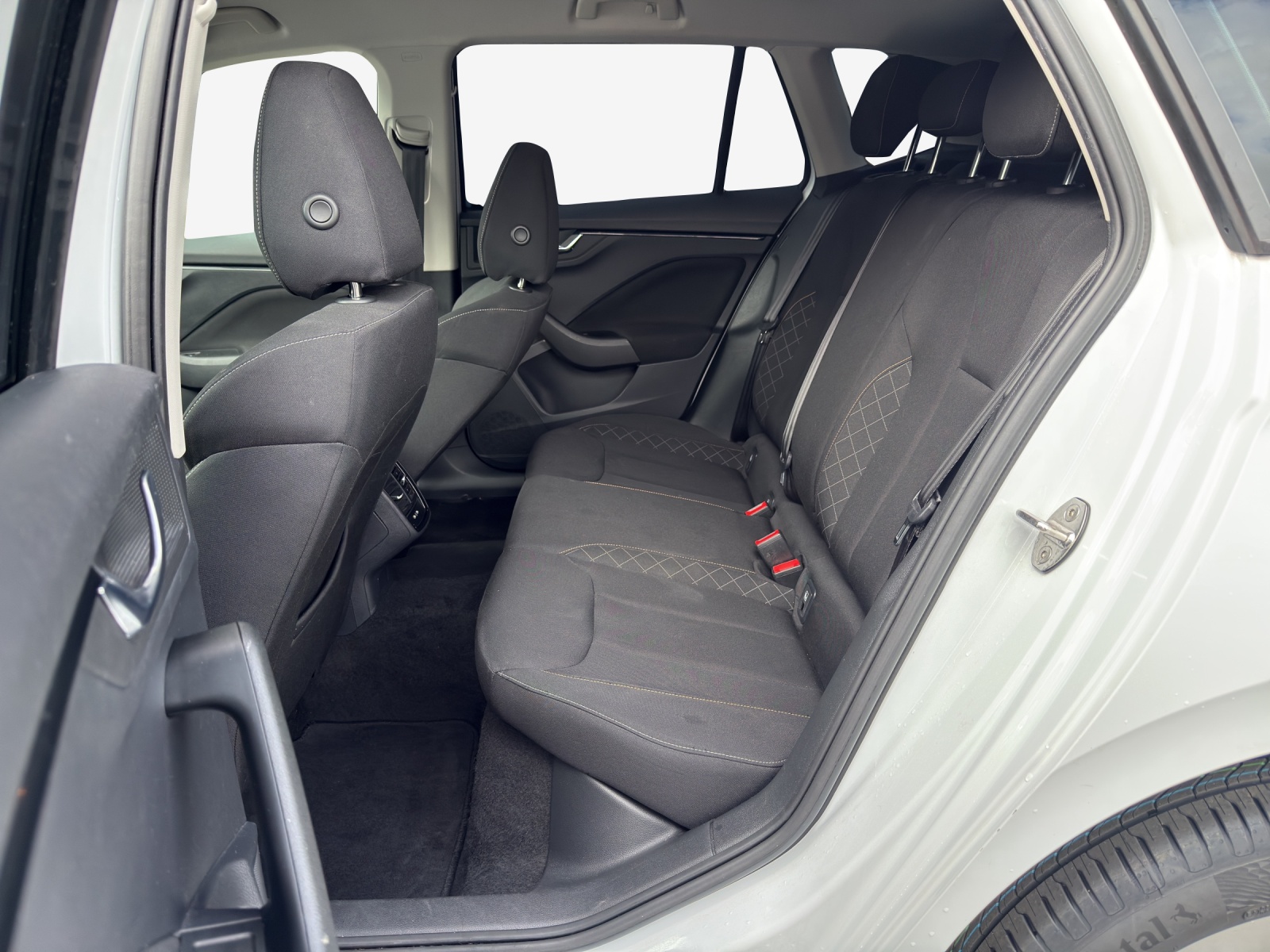 SKODA Kamiq 1.0 TSI Ambition DSG-image-11