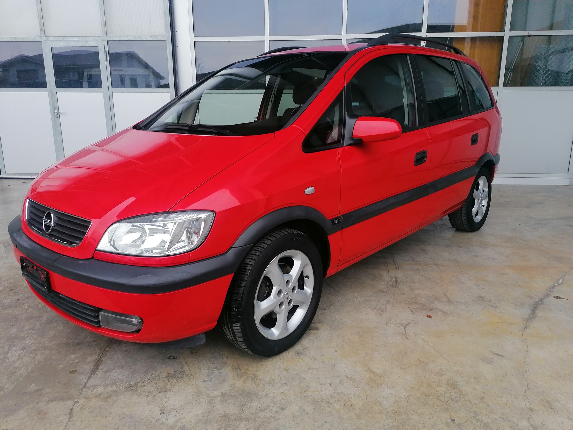 OPEL Zafira 2.2i 16V Comfort-image-0