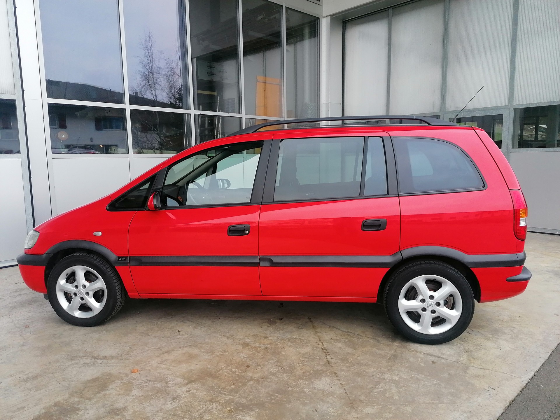 OPEL Zafira 2.2i 16V Comfort-image-4