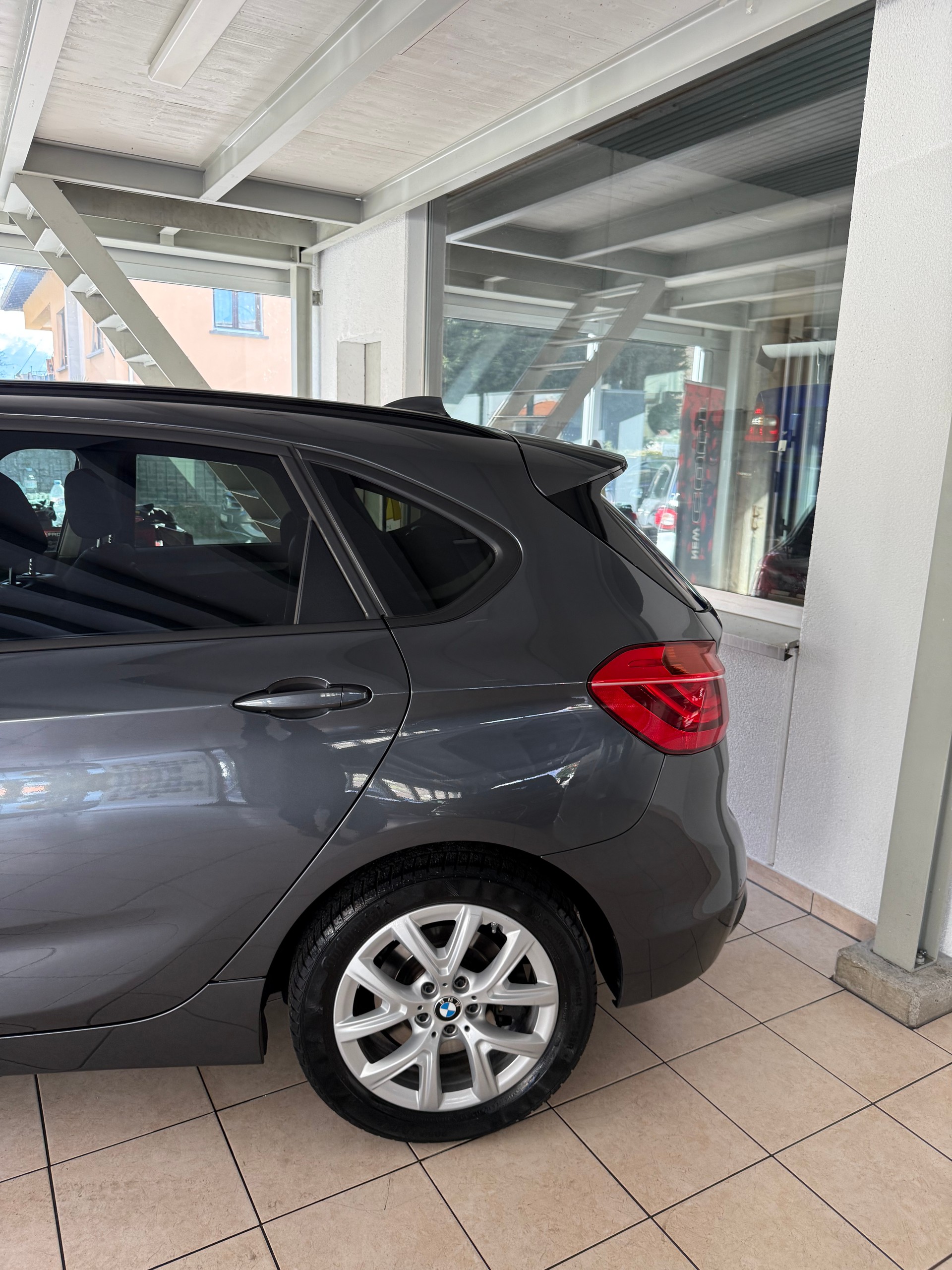 BMW 225xe iPerformance Active Tourer Steptronic-image-3