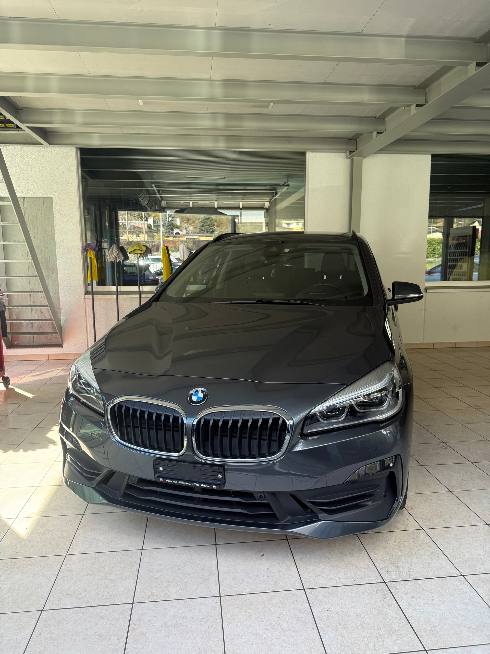BMW 225xe iPerformance Active Tourer Steptronic-image-0