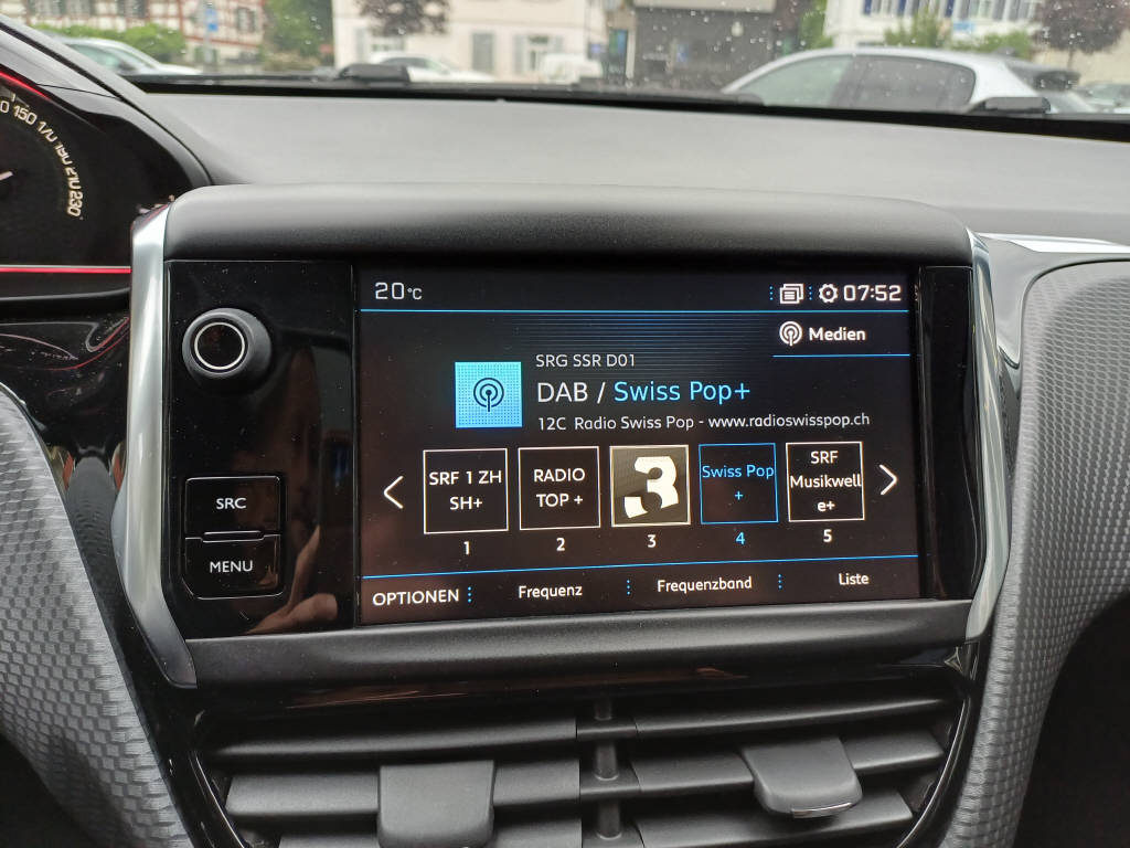PEUGEOT 2008 1.2 PureTech 110 GT Line S/S-image-14