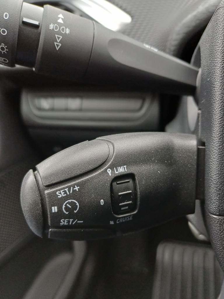 PEUGEOT 2008 1.2 PureTech 110 GT Line S/S-image-8