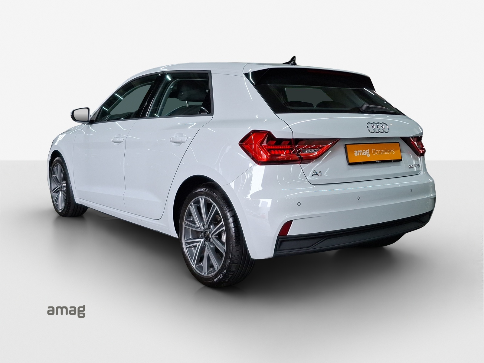 AUDI A1 Sportback 30 TFSI Attraction S-tronic-image-2