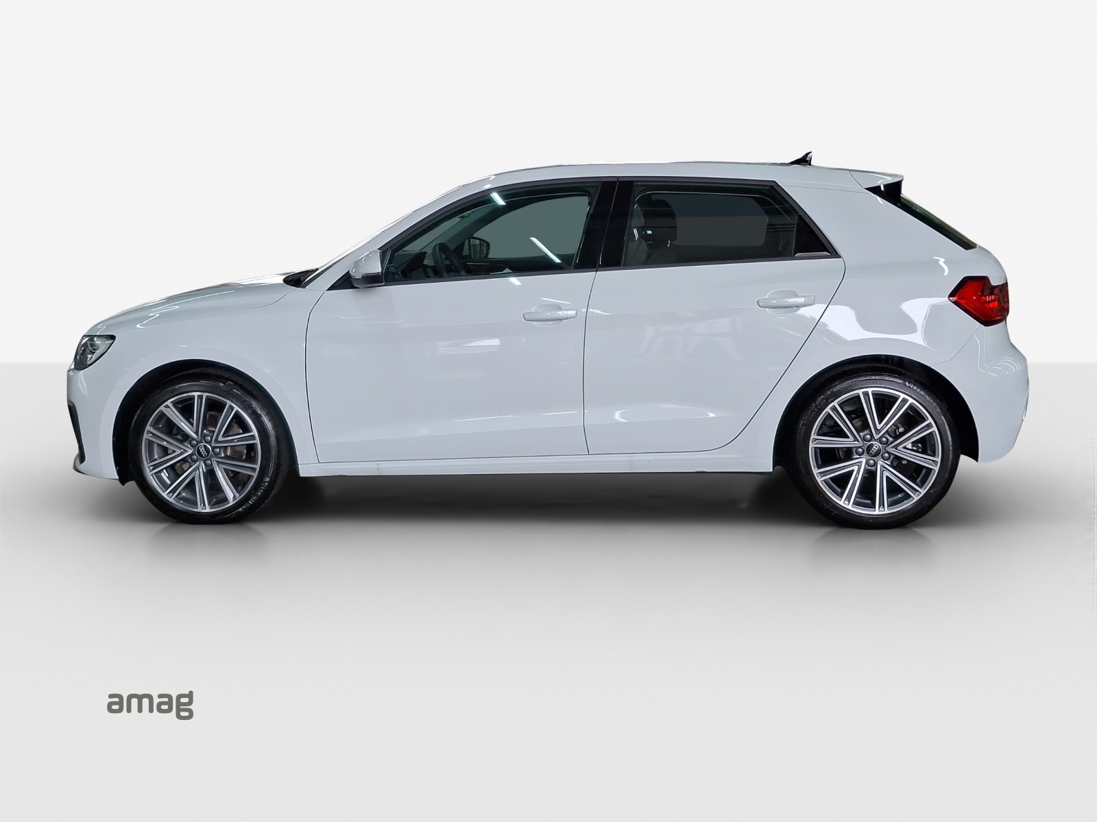 AUDI A1 Sportback 30 TFSI Attraction S-tronic-image-1