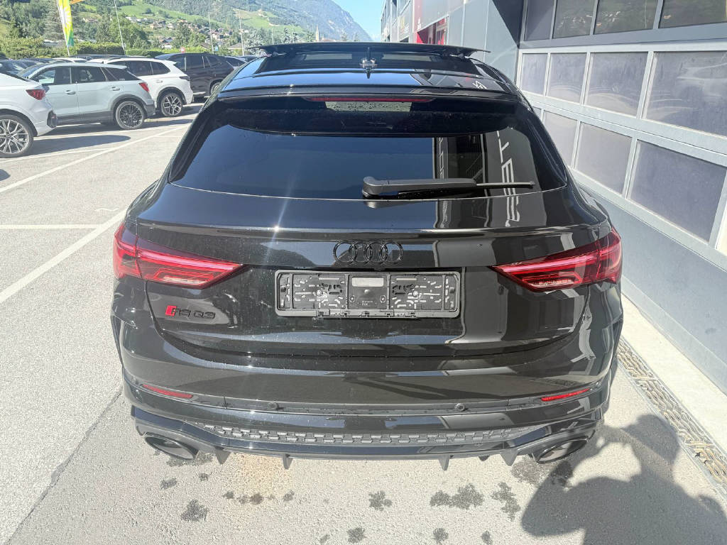 AUDI RS Q3 Sportback 2.5 TFSI quattro S-Tronic CH-image-4