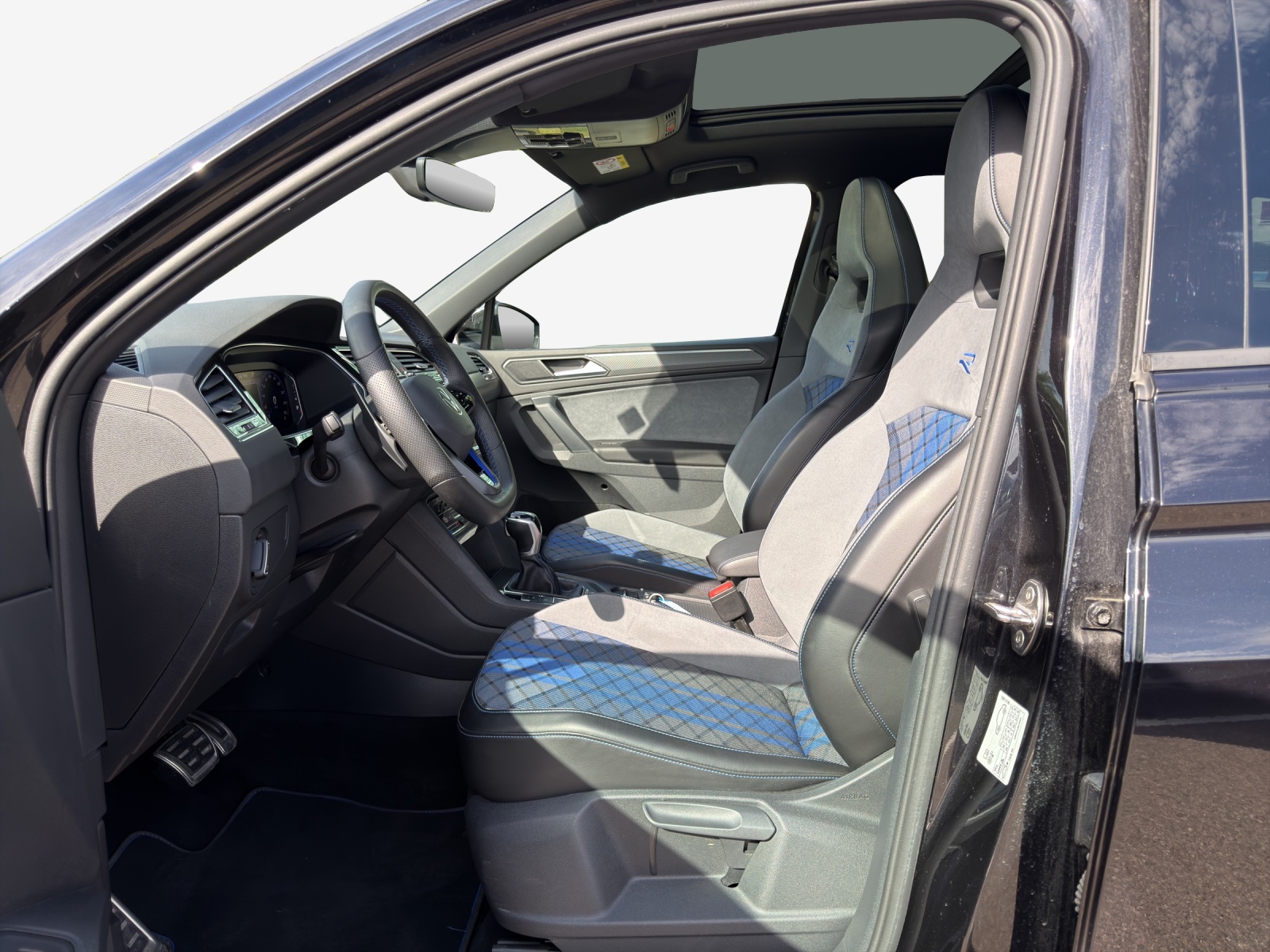 VW Tiguan 2.0TSI R 4Motion DSG-image-7