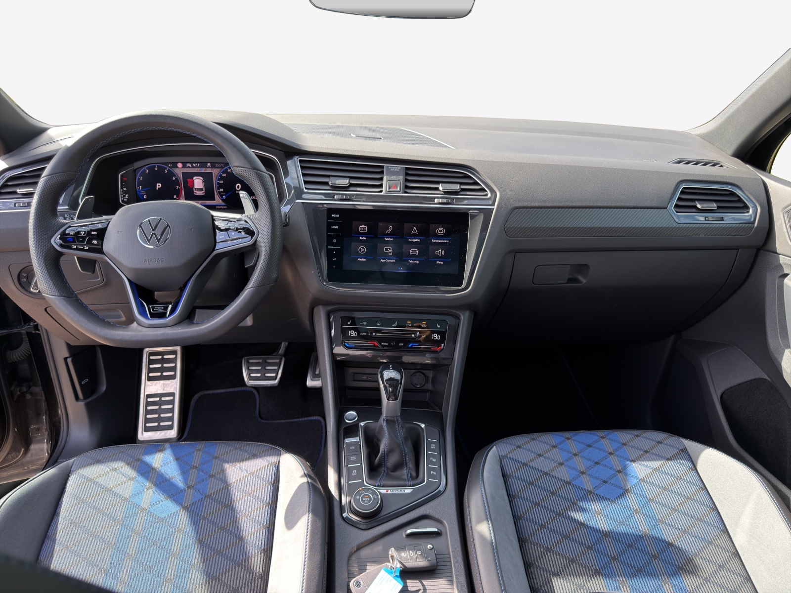 VW Tiguan 2.0TSI R 4Motion DSG-image-8