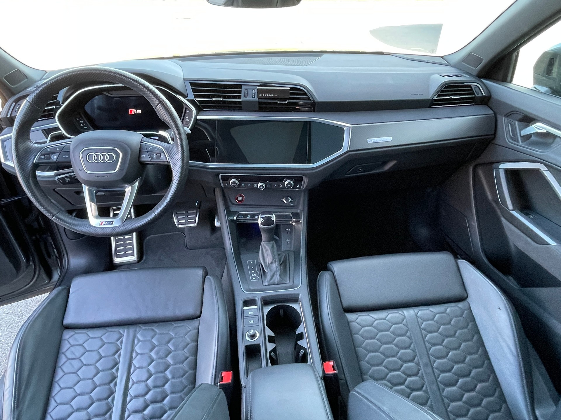 AUDI RS Q3 Sportback 2.5 quattro S-Tronic-image-6