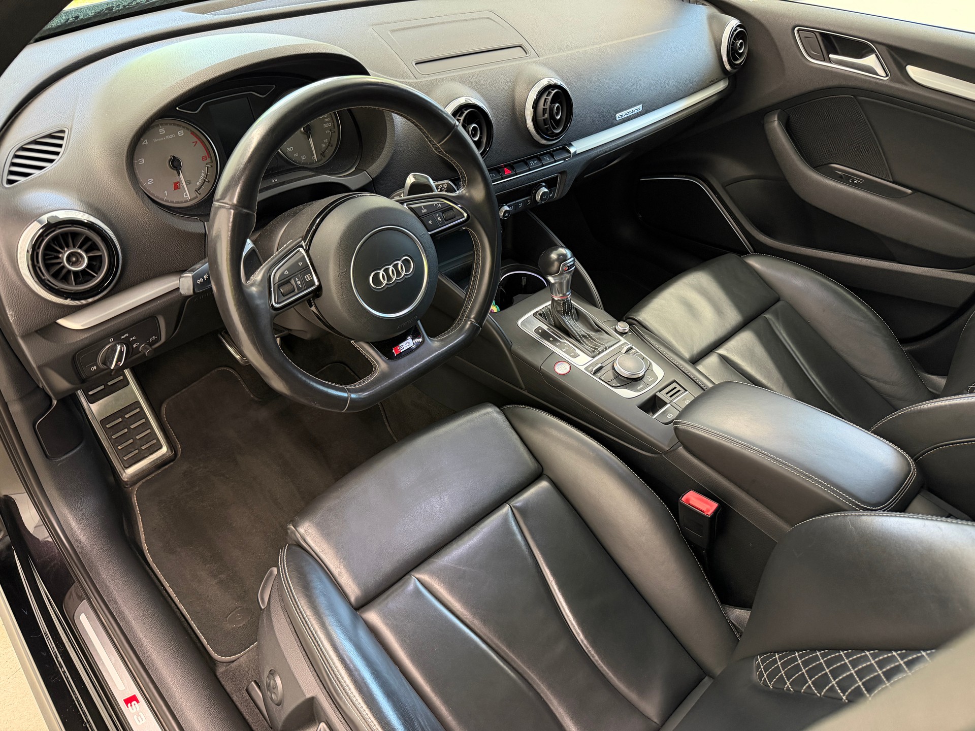 AUDI S3 Sportback 2.0 TFSI quattro S-tronic-image-10