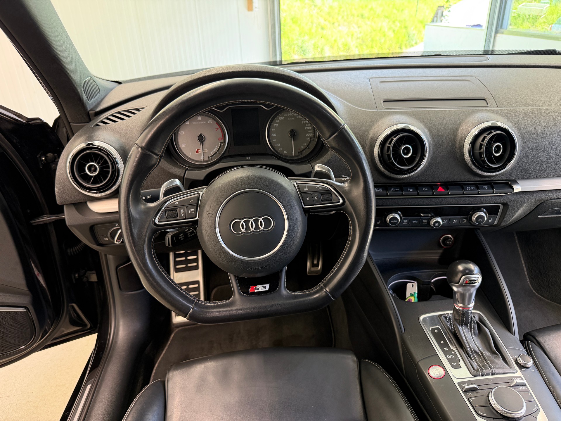 AUDI S3 Sportback 2.0 TFSI quattro S-tronic-image-19