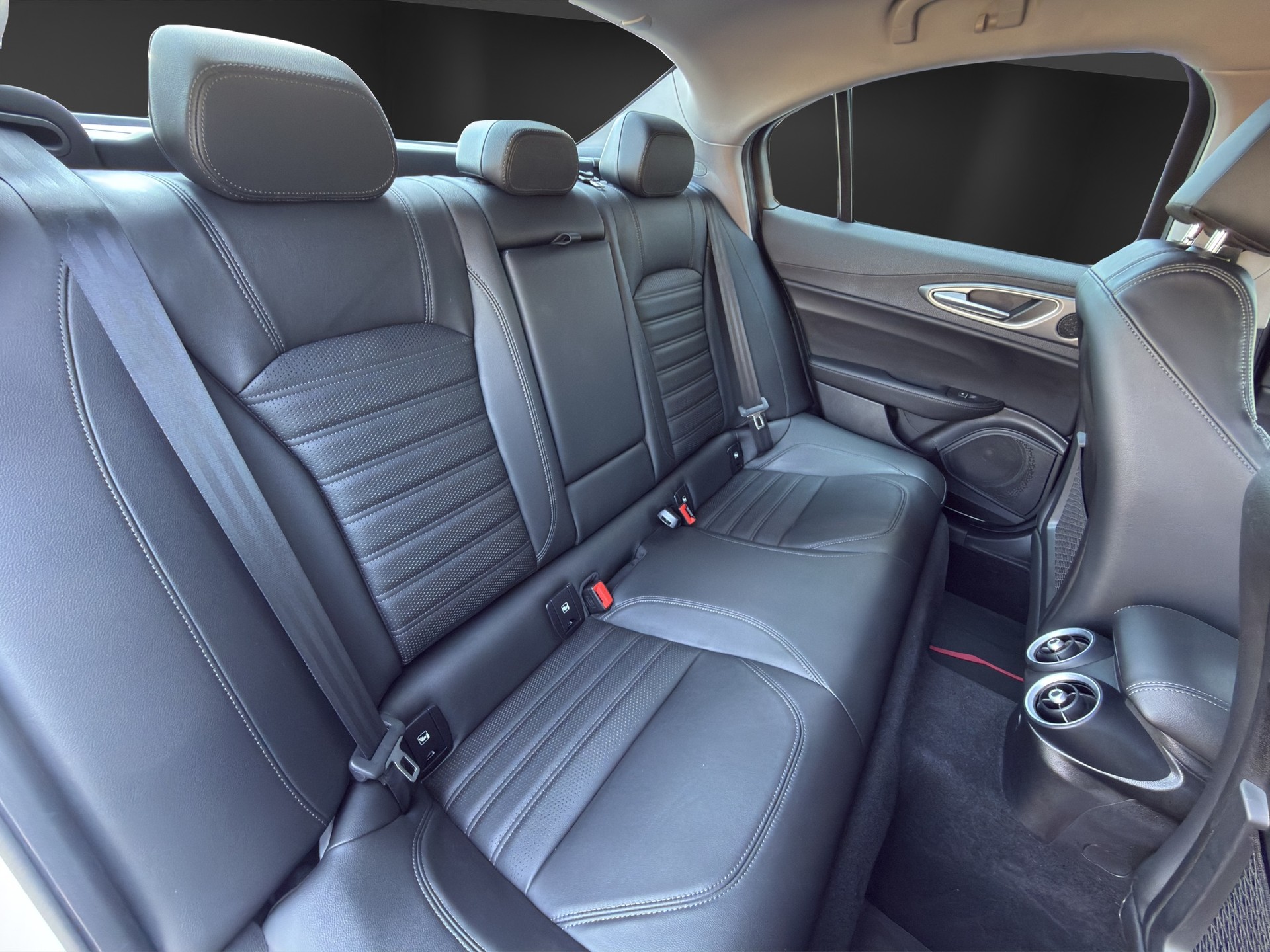 ALFA ROMEO Giulia 2.0 Veloce Q4 Automatic-image-16
