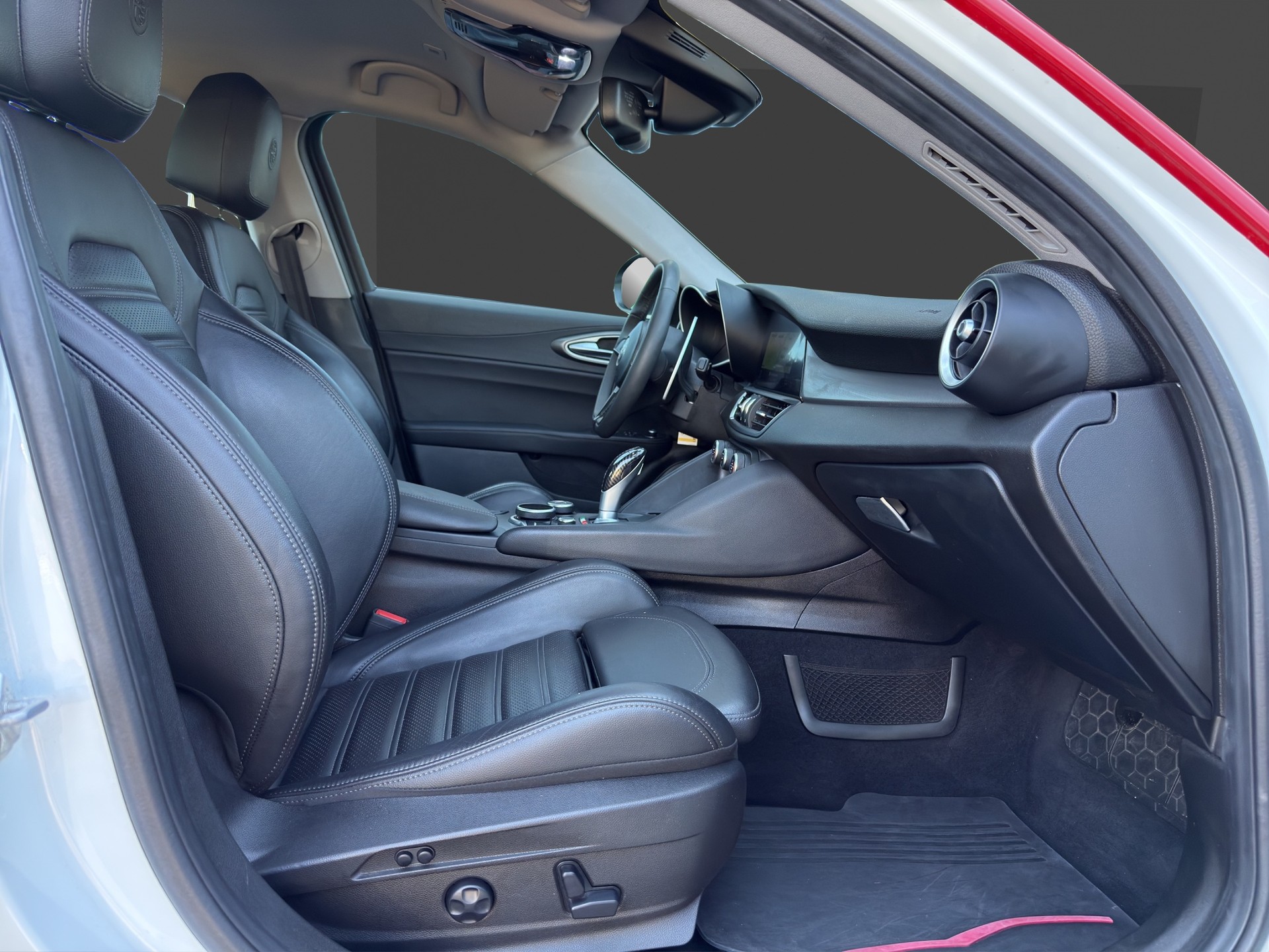 ALFA ROMEO Giulia 2.0 Veloce Q4 Automatic-image-13