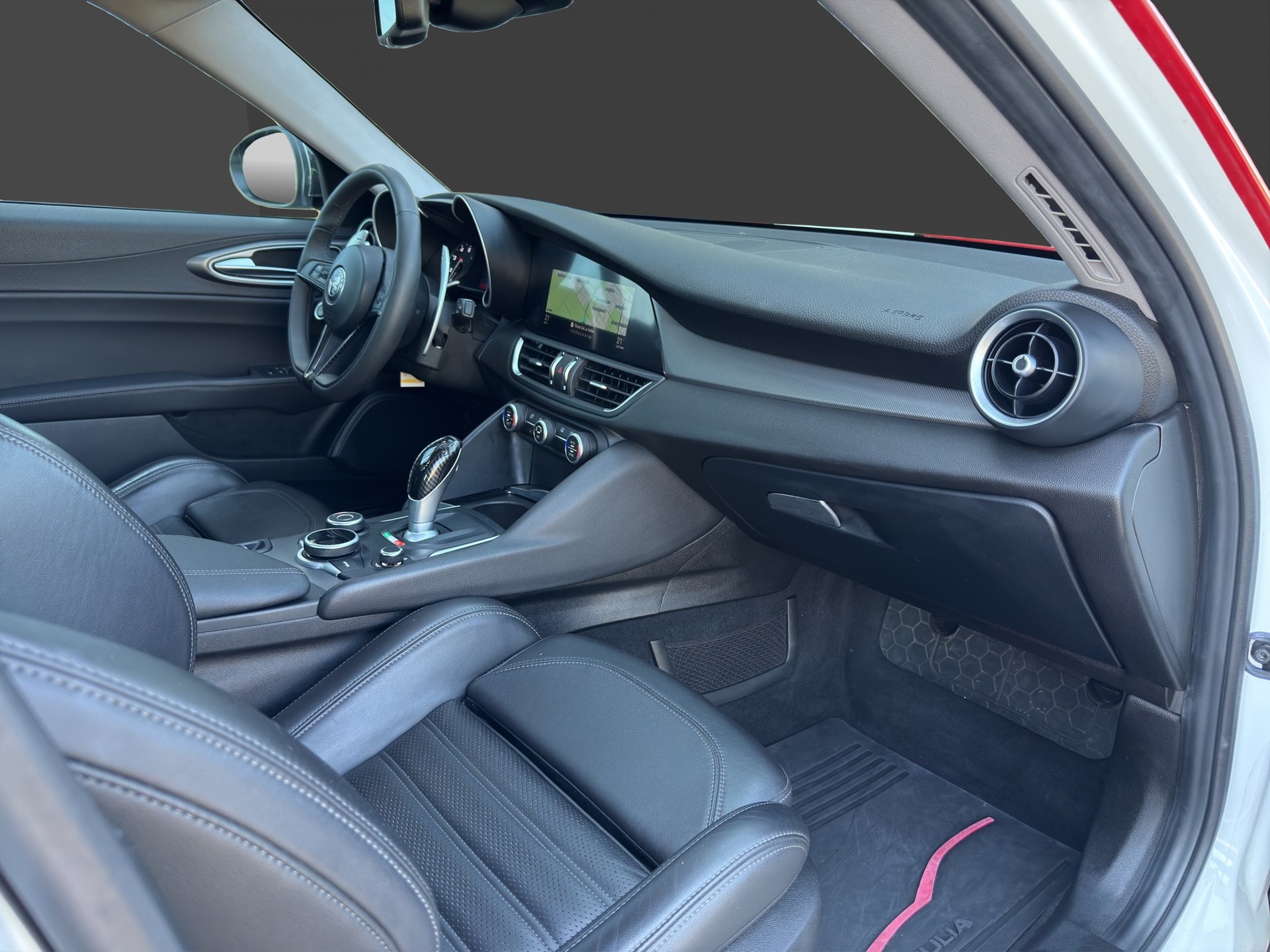 ALFA ROMEO Giulia 2.0 Veloce Q4 Automatic-image-12