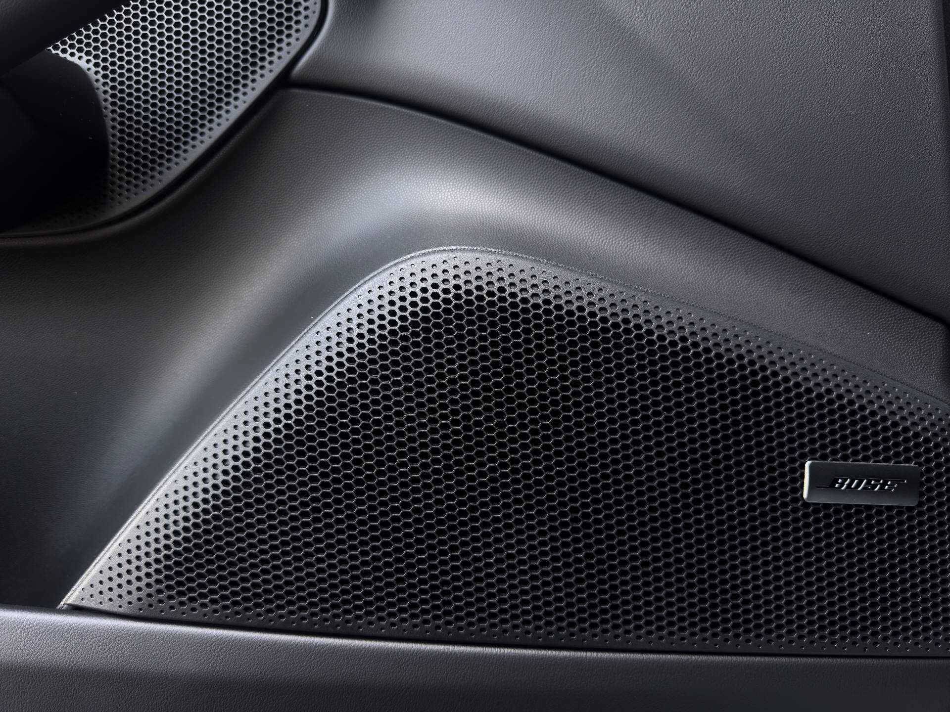 PORSCHE Macan 4S-image-11