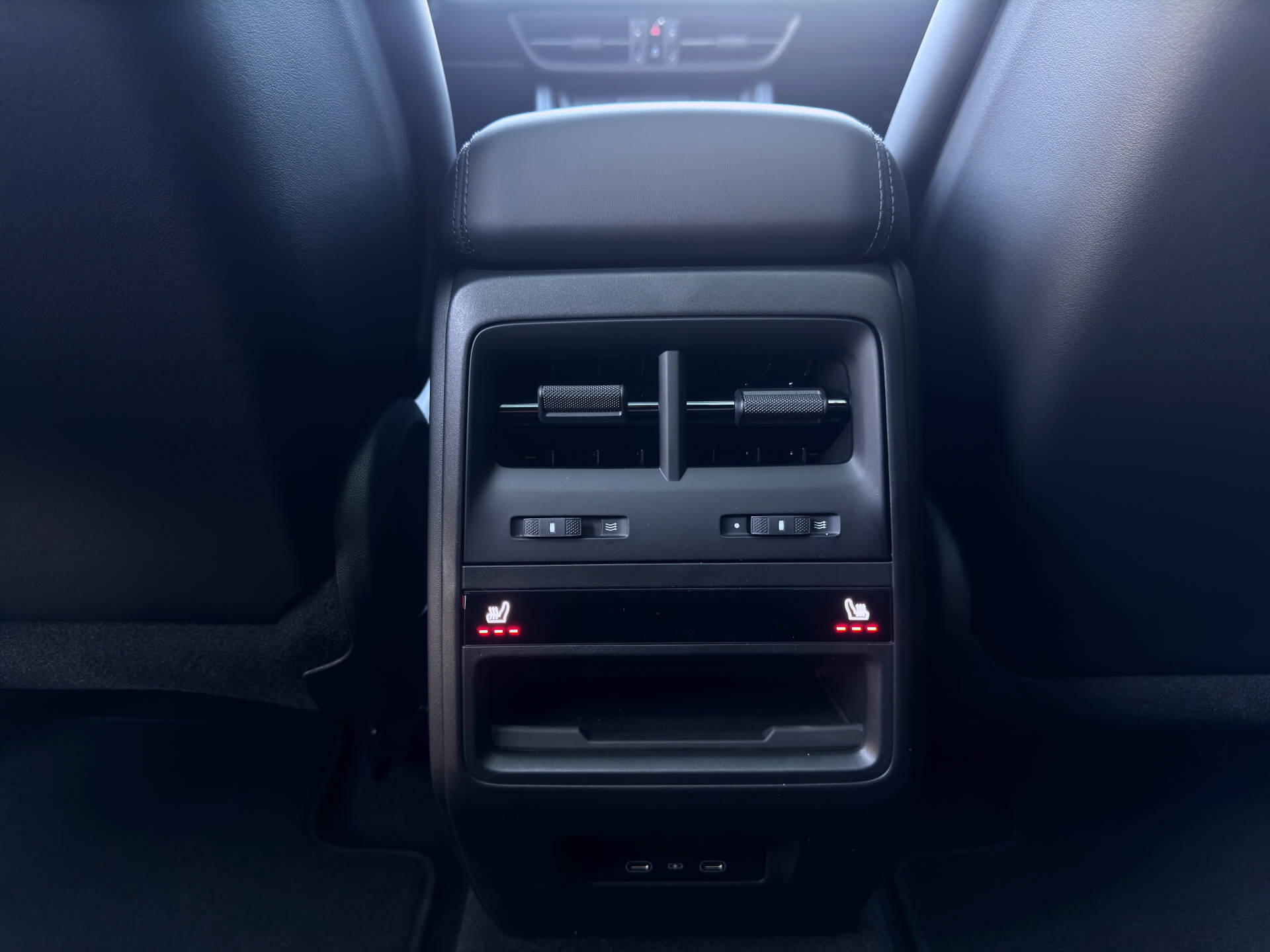 PORSCHE Macan 4S-image-13