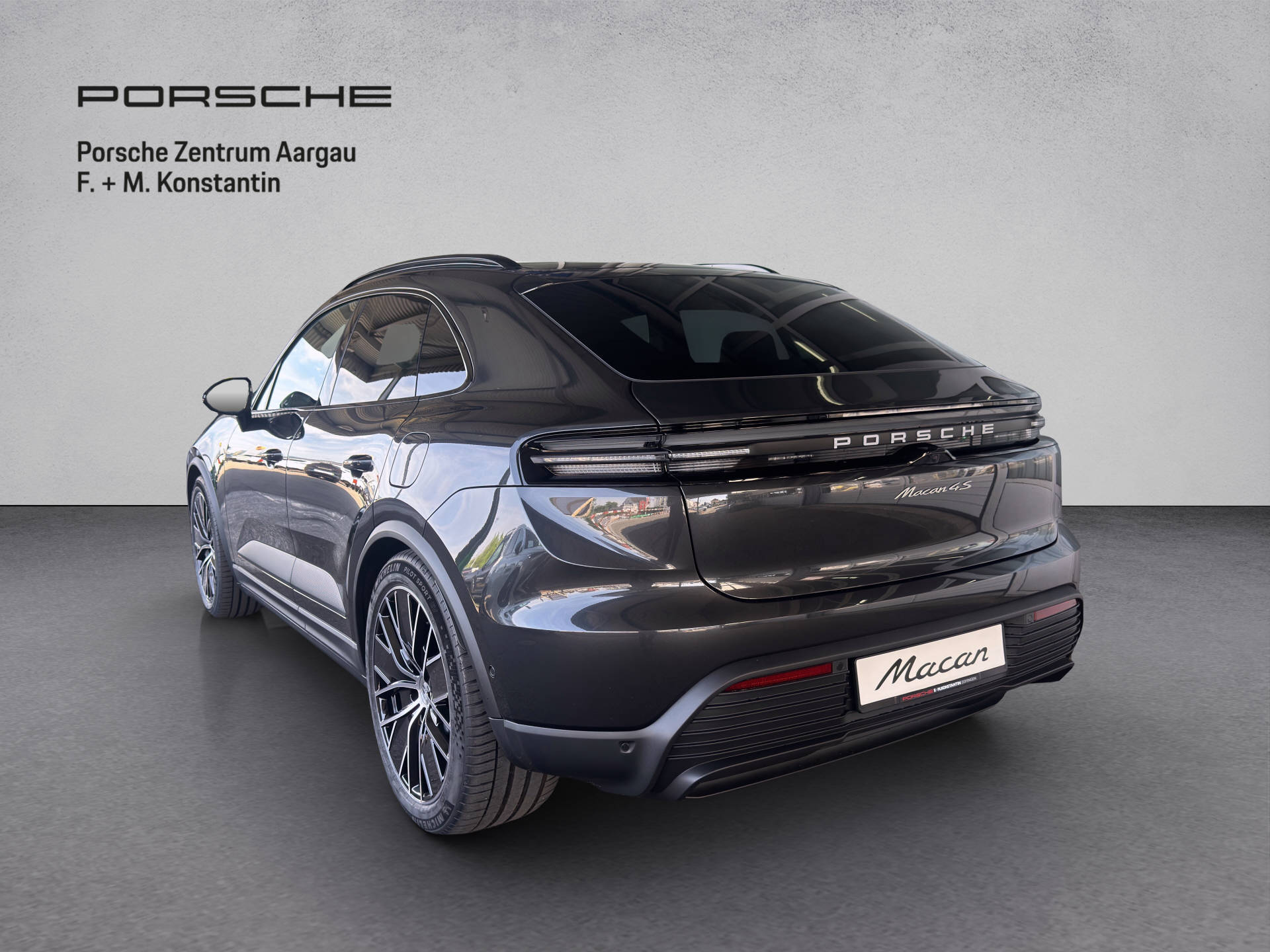 PORSCHE Macan 4S-image-3