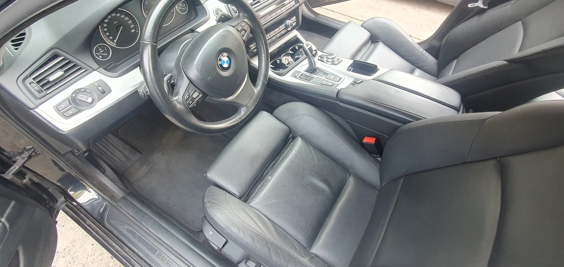 BMW 525d xDrive Touring Steptronic-image-10