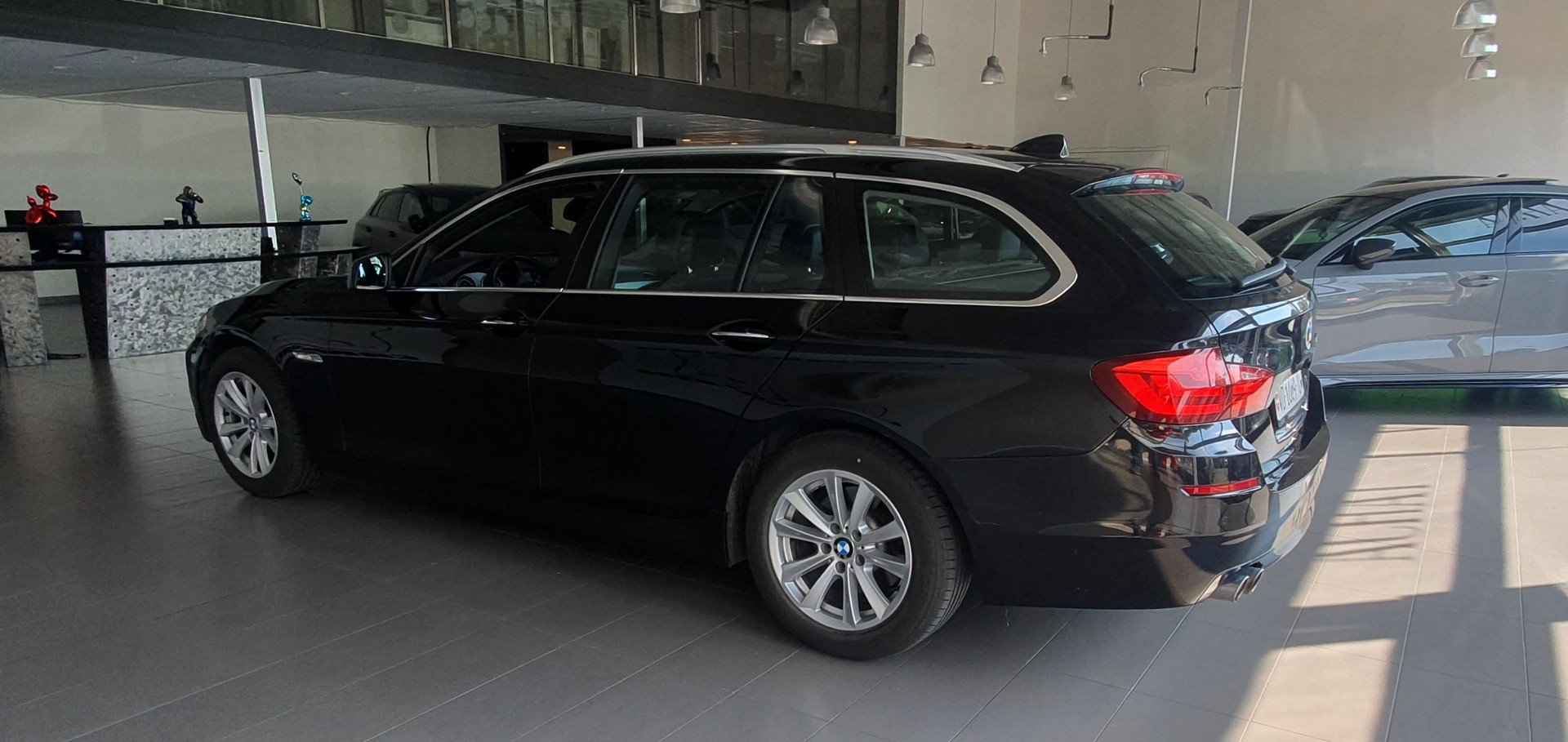 BMW 525d xDrive Touring Steptronic-image-4