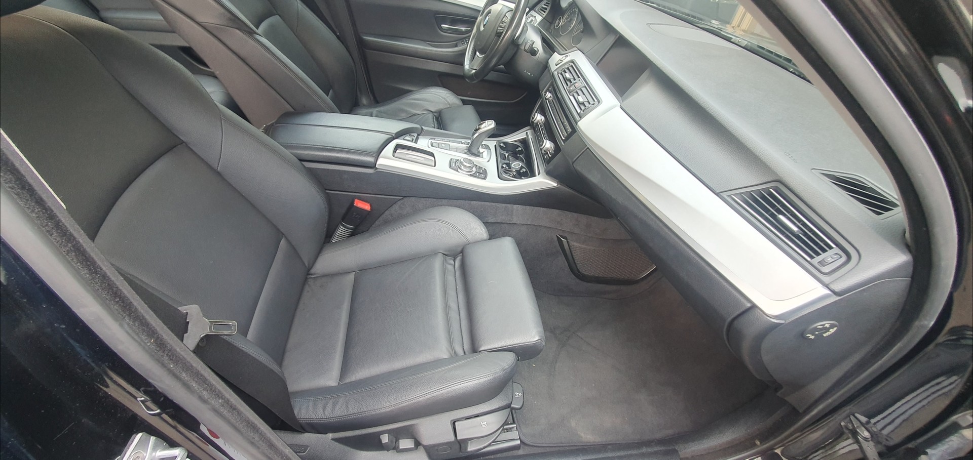 BMW 525d xDrive Touring Steptronic-image-6