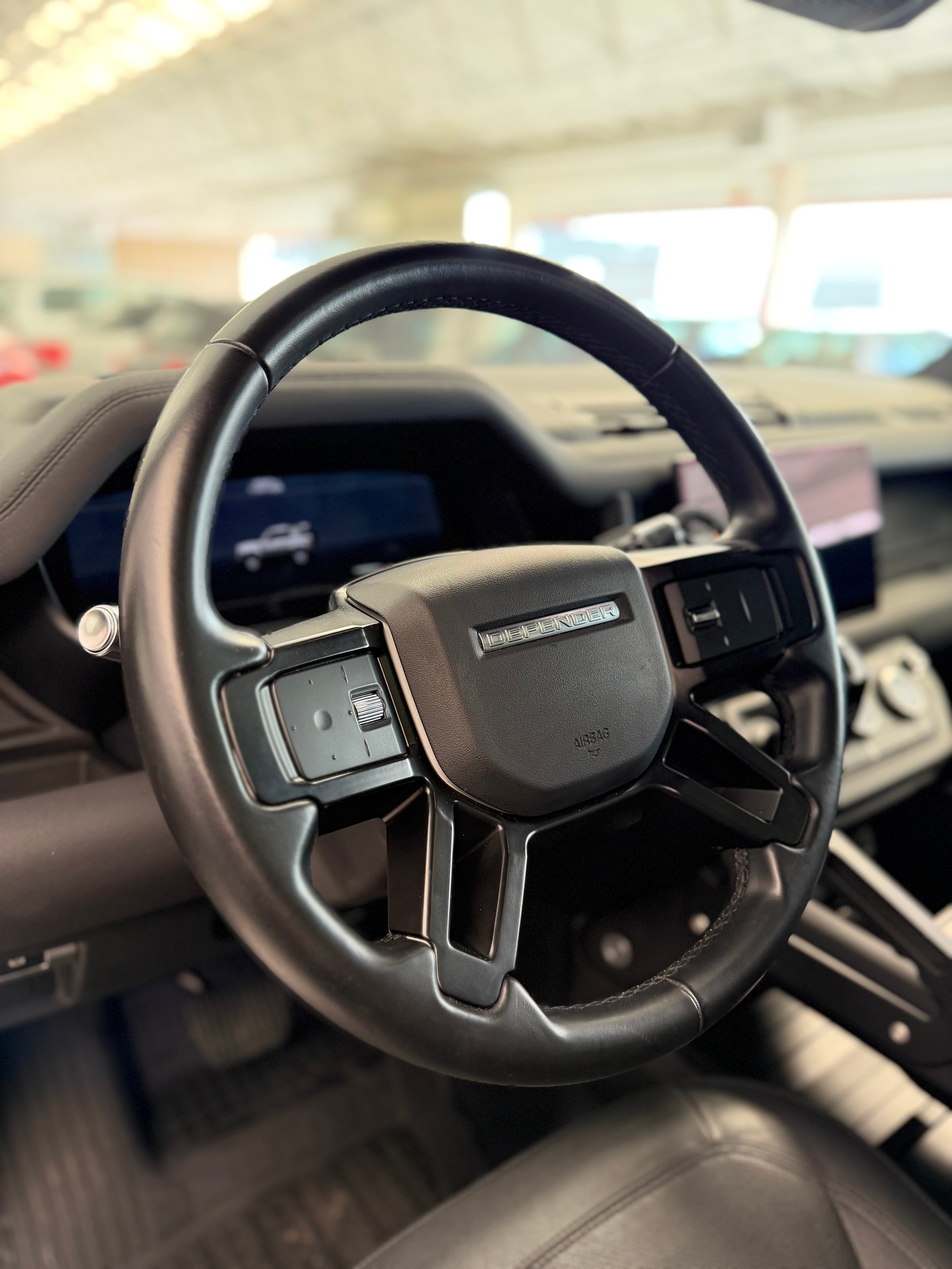 LAND ROVER Defender 90 3.0D I6 250 SE AT8-image-16
