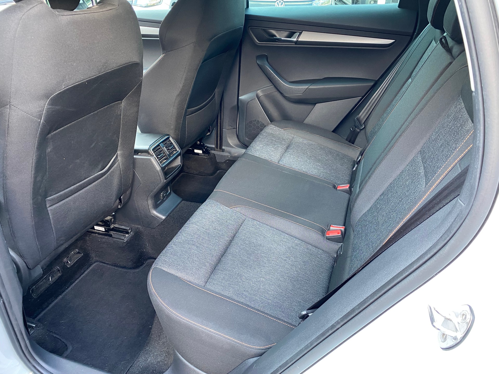 SKODA Karoq 2.0 TDI CR Clever 4x4 DSG-image-7