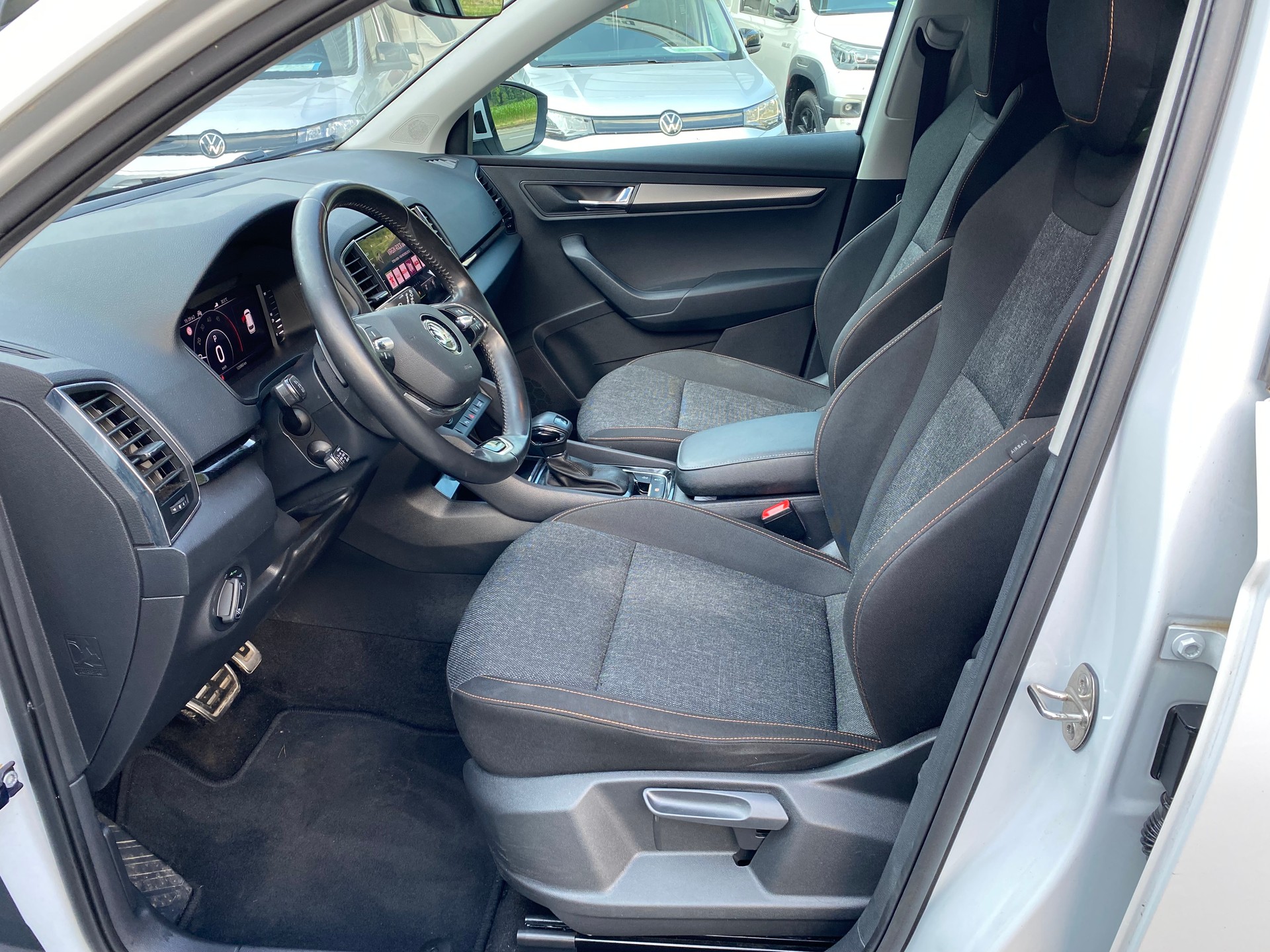 SKODA Karoq 2.0 TDI CR Clever 4x4 DSG-image-2