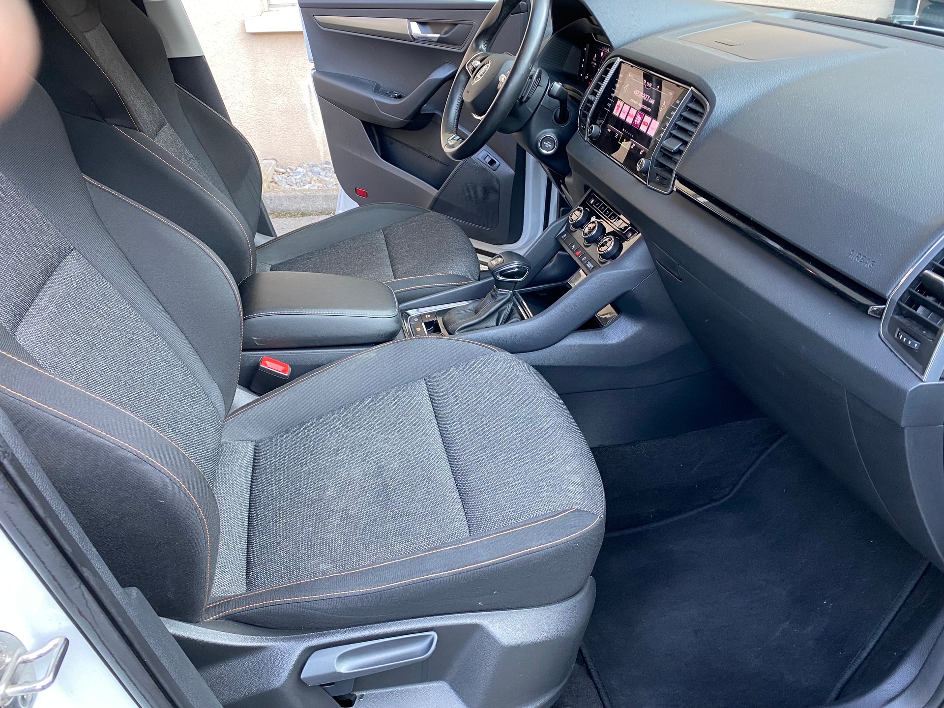 SKODA Karoq 2.0 TDI CR Clever 4x4 DSG-image-5