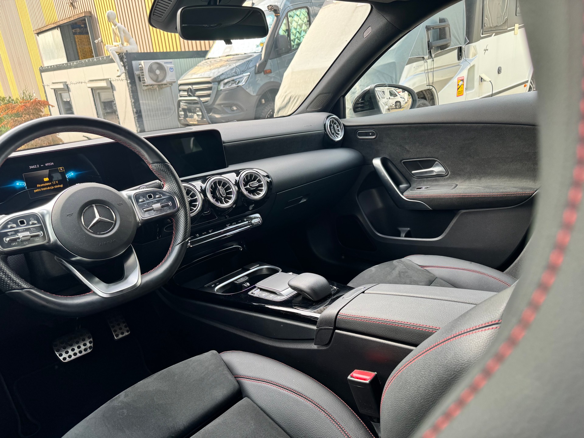 MERCEDES-BENZ A 250e AMG Line 8G-DCT-image-8