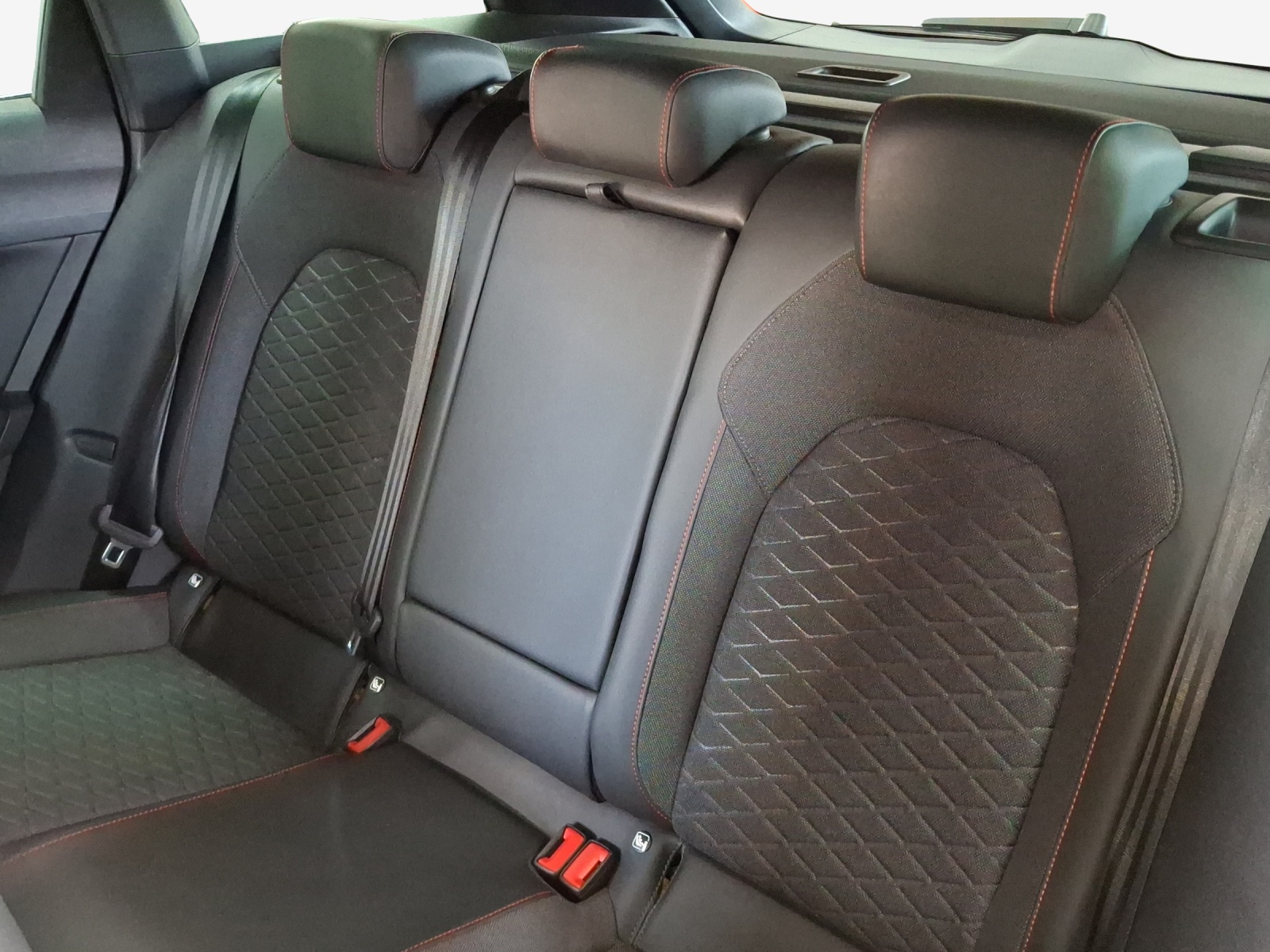 SEAT Leon ST 1.5 eTSI mHEV DSG Hola FR-image-11