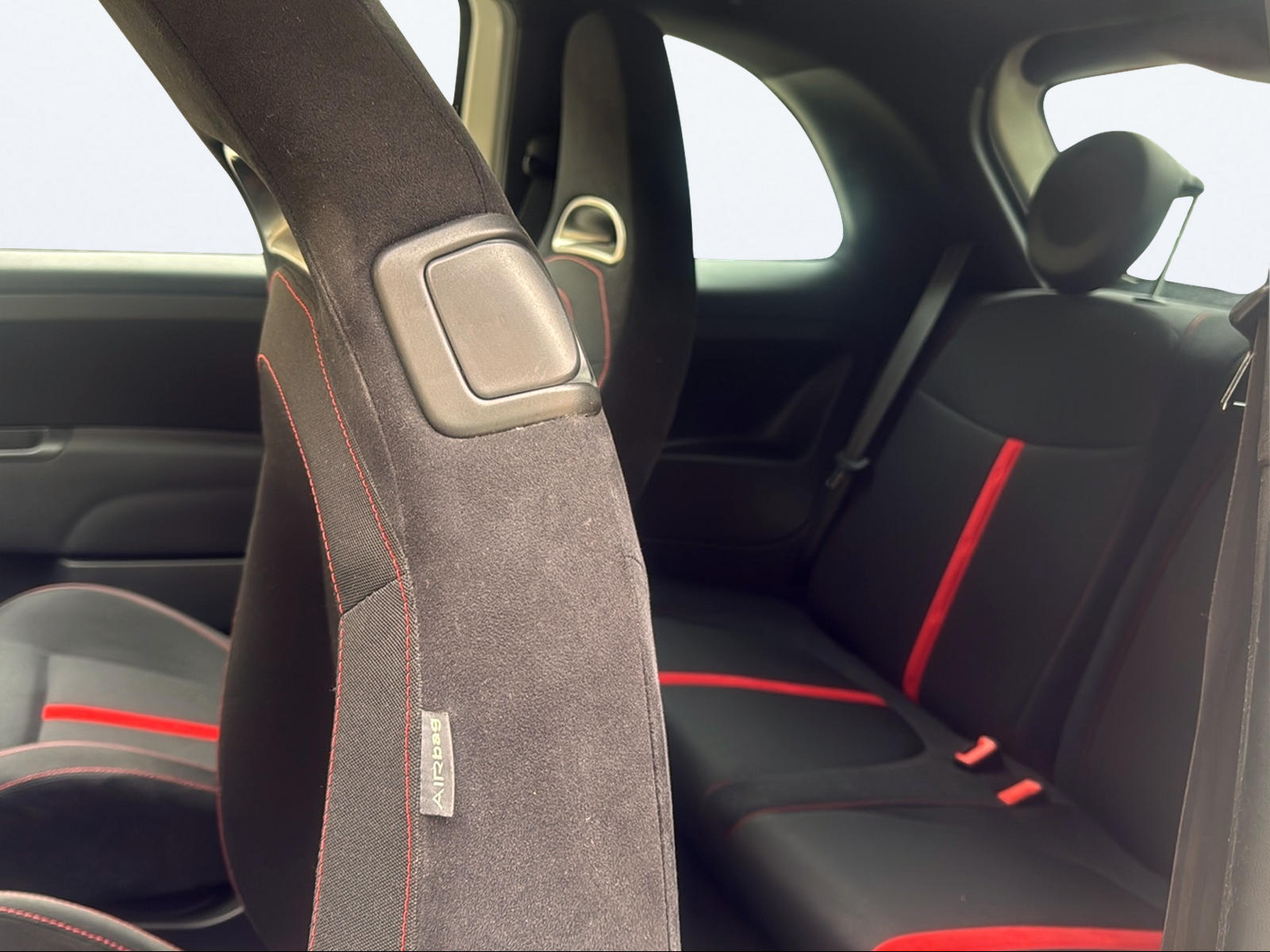 FIAT 500 1.4 16V Turbo Abarth 695 SS-image-13