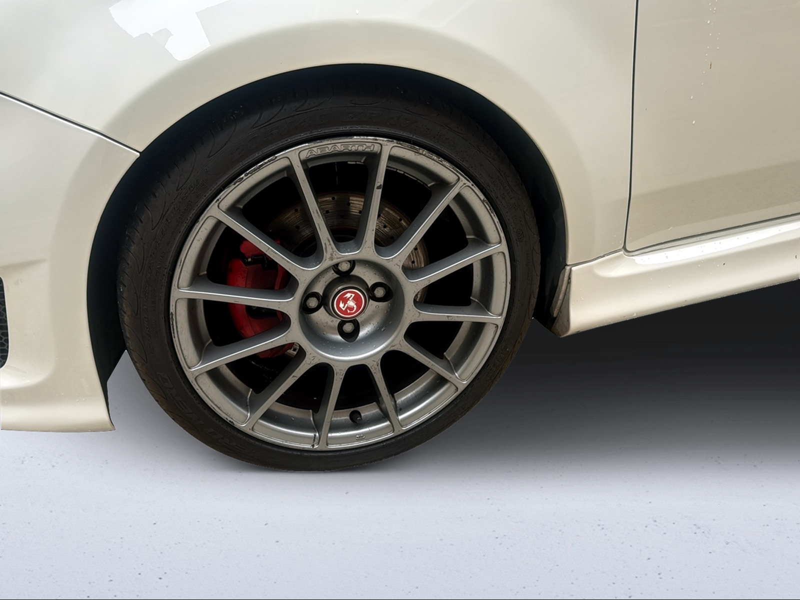 FIAT 500 1.4 16V Turbo Abarth 695 SS-image-14