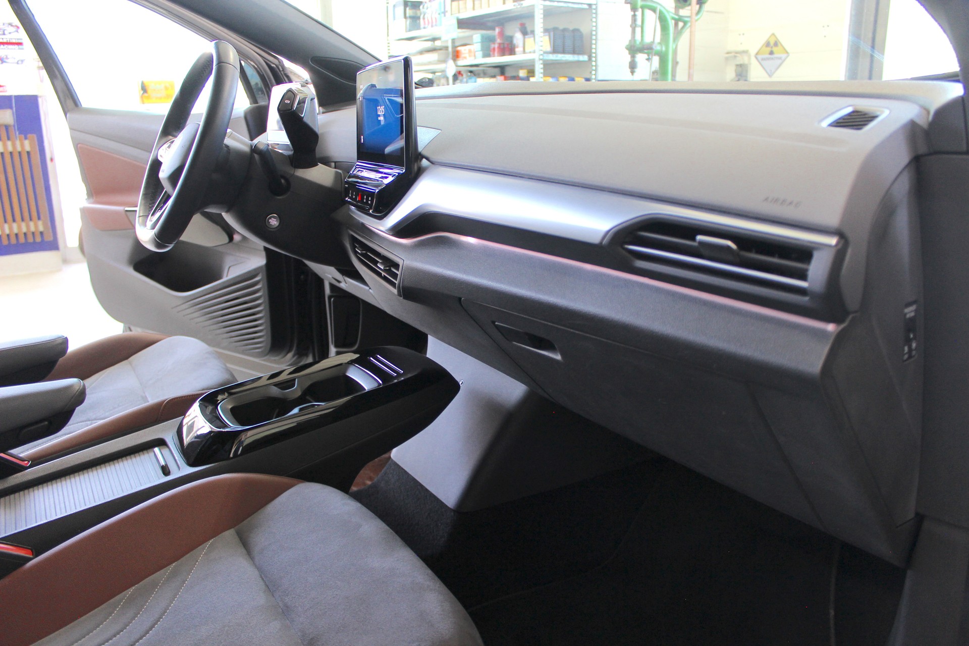VW ID.4 Pro Performance 77 kWh 1ST 💥 TOP Ausstattung inkl. AHK 💥 Garantie 💥 Lieferung möglich-image-23