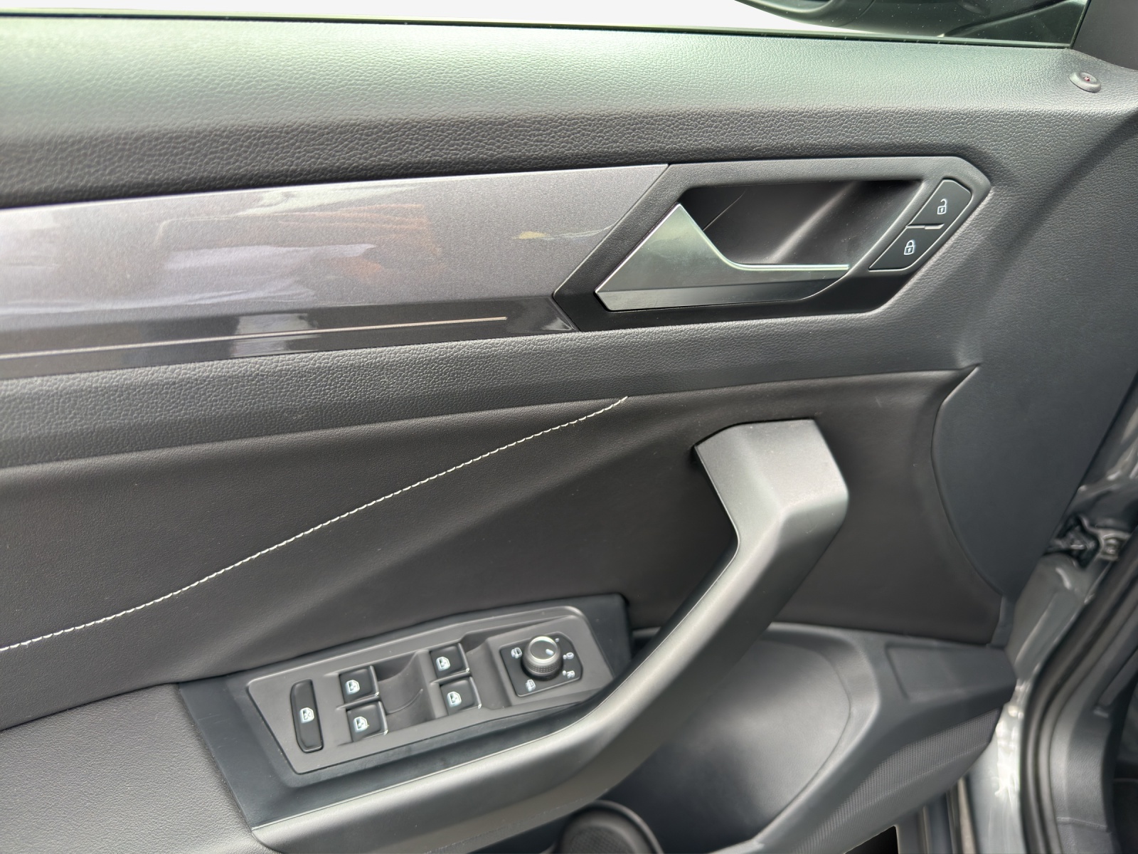 VW T-Roc 2.0 TSI Style DSG 4Motion-image-13