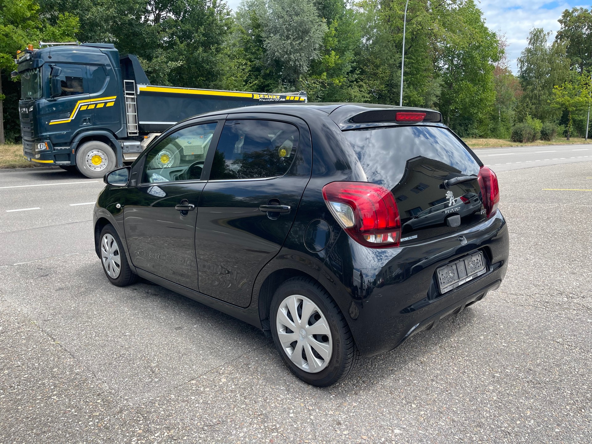 PEUGEOT 108 1.2 VTi Allure-image-2