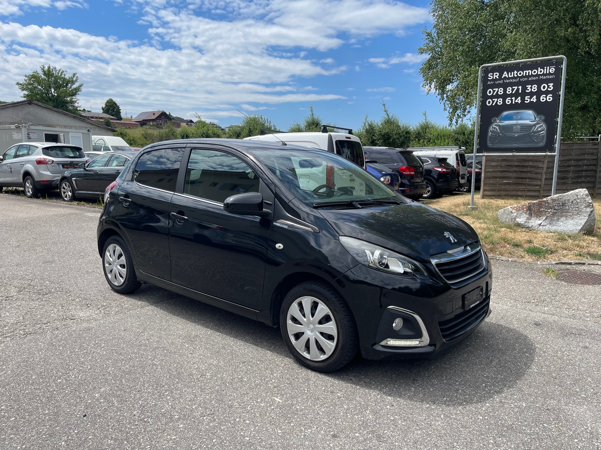 PEUGEOT 108 1.2 VTi Allure-image-6